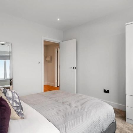 Lovely 1 Bedroom Apartment In The Heart Of Истли Екстериор снимка